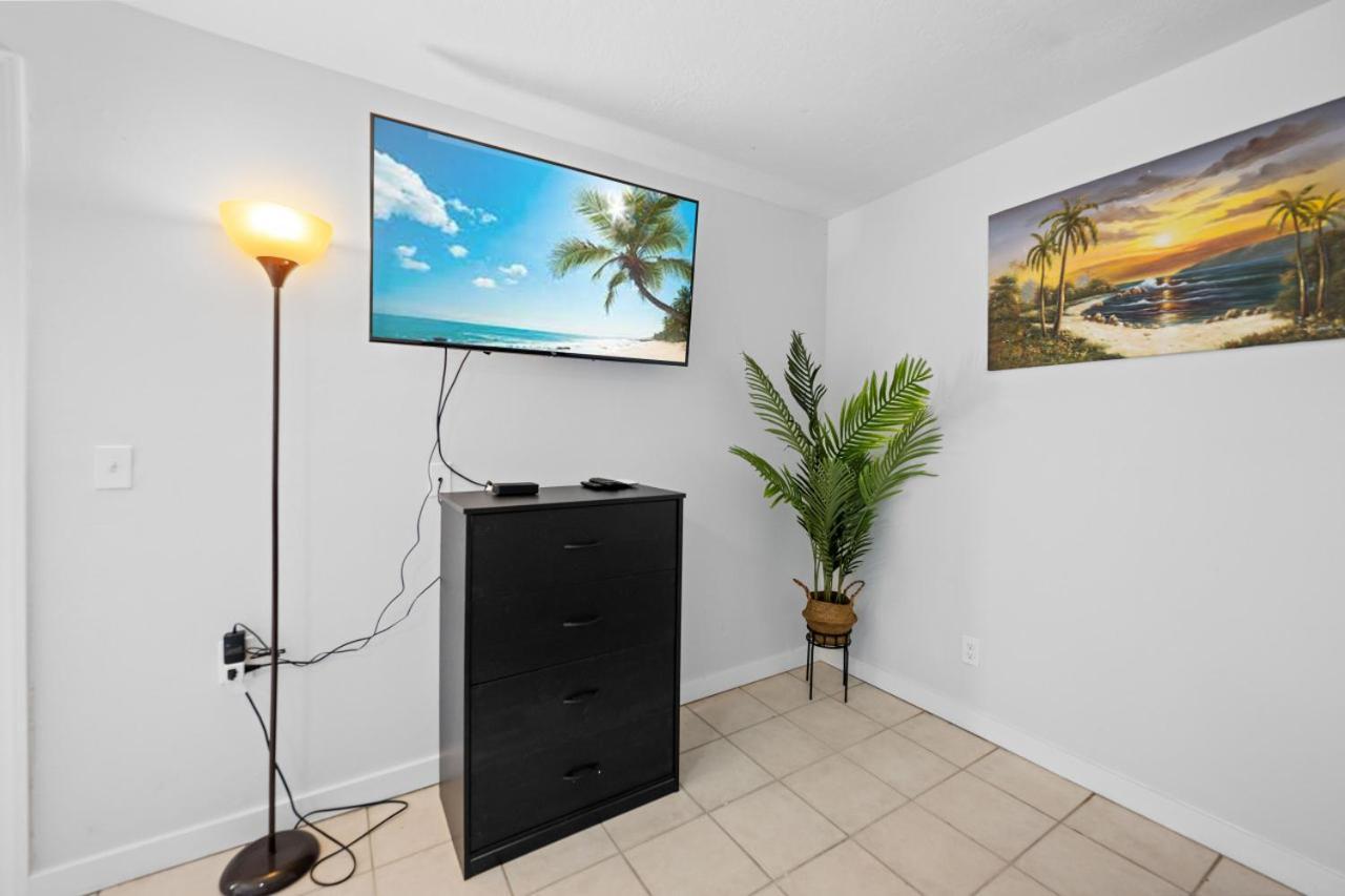 פורט מאיירס 2 Bed Cottage With Pool, Close To Beach! Bbq Grills & Patio מראה חיצוני תמונה