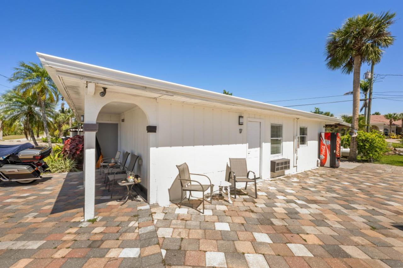 פורט מאיירס 2 Bed Cottage With Pool, Close To Beach! Bbq Grills & Patio מראה חיצוני תמונה